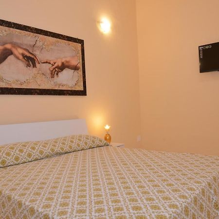 Apartamento La Finestra Sul Cortile Da Alberto Avola Exterior foto