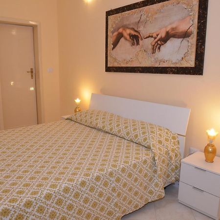 Apartamento La Finestra Sul Cortile Da Alberto Avola Exterior foto