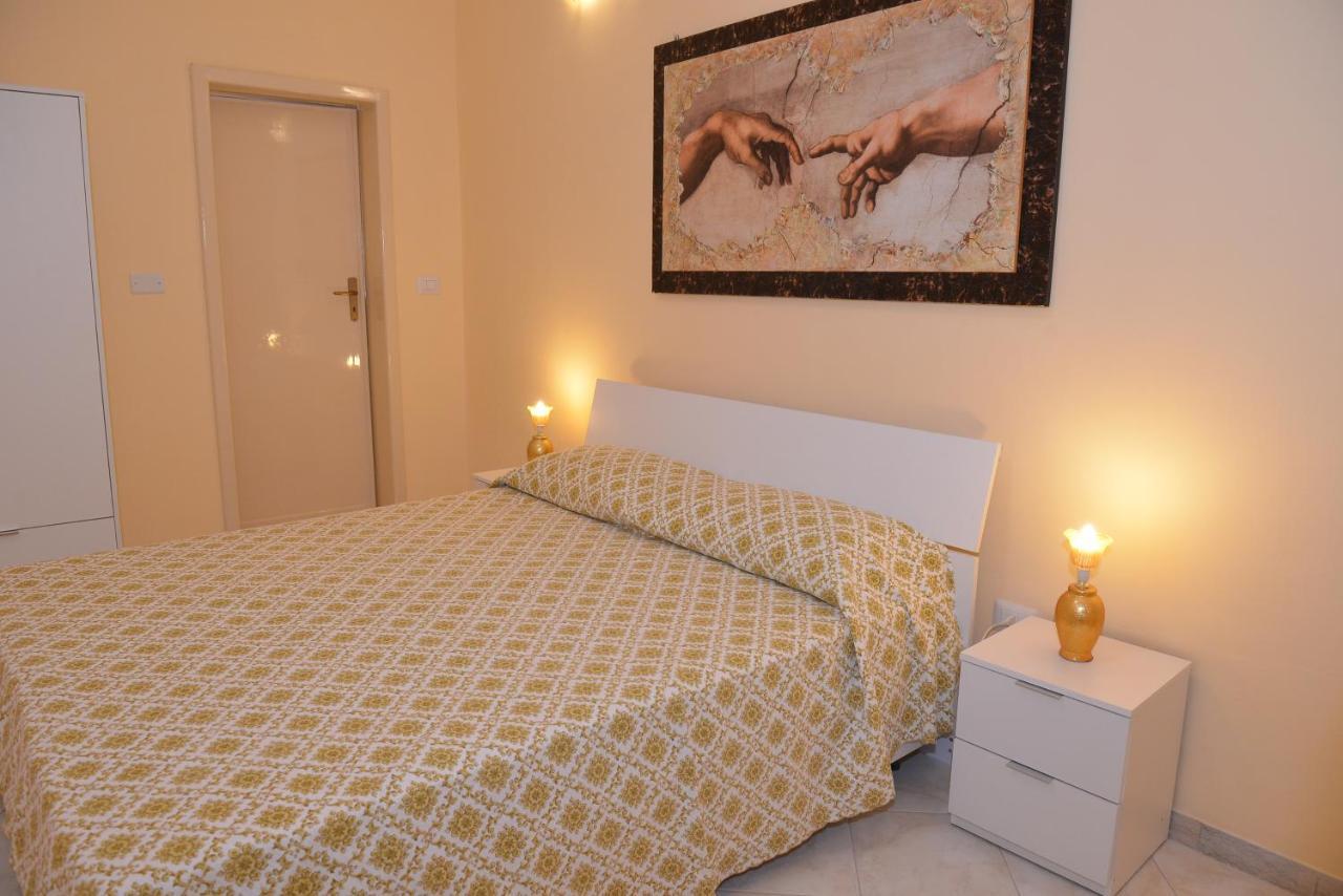Apartamento La Finestra Sul Cortile Da Alberto Avola Exterior foto